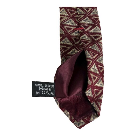 Peter Thomas by Superba 100% Italian Silk Necktie – Burgundy Triangle Geometric - Picture 3 of 6